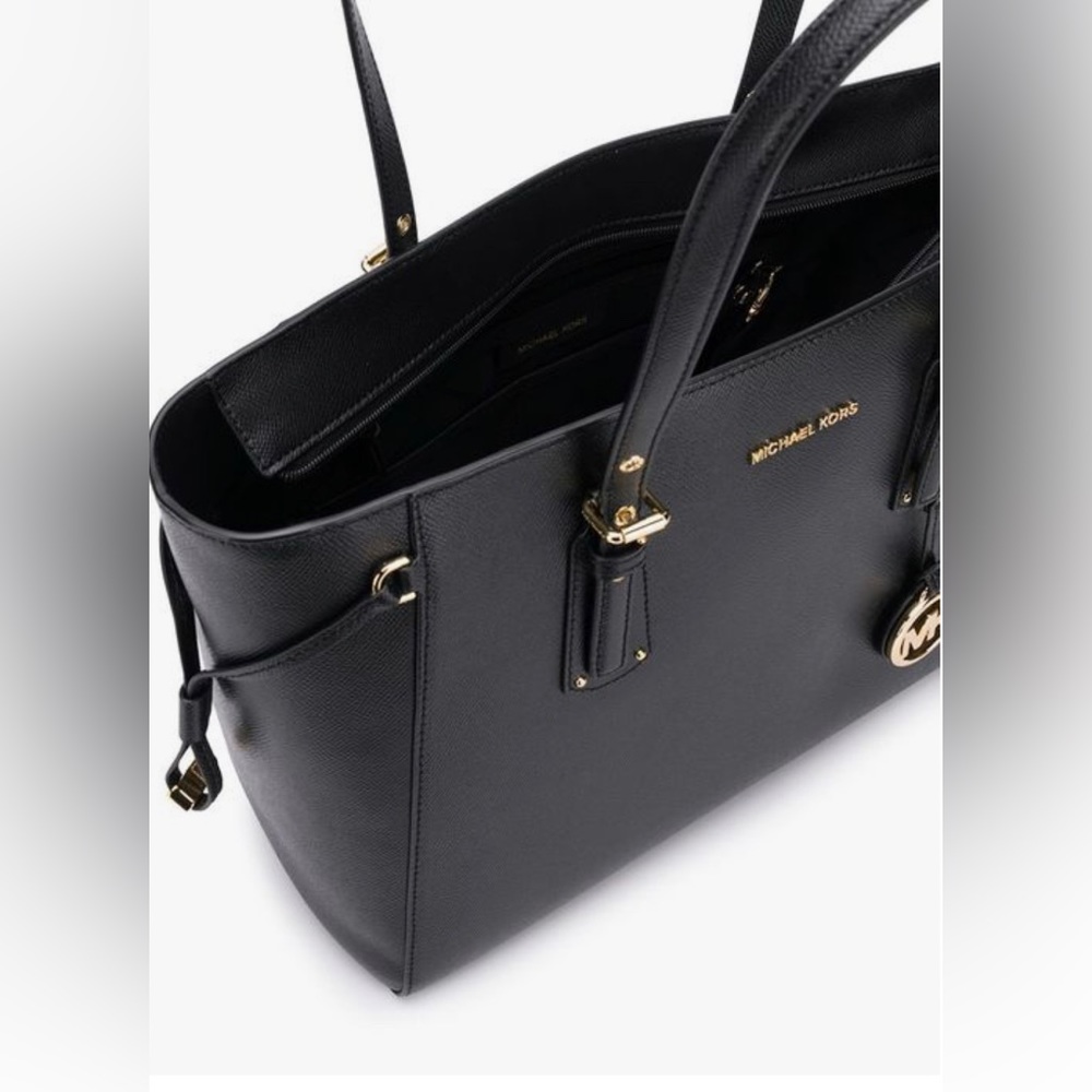 Michael Kors voyager tote